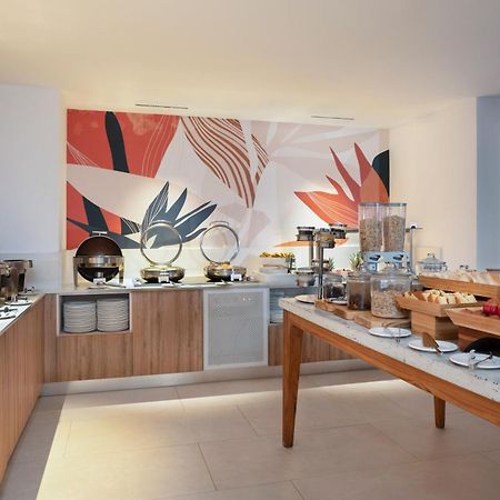 Hilton Garden Inn 라로마나 외부 사진