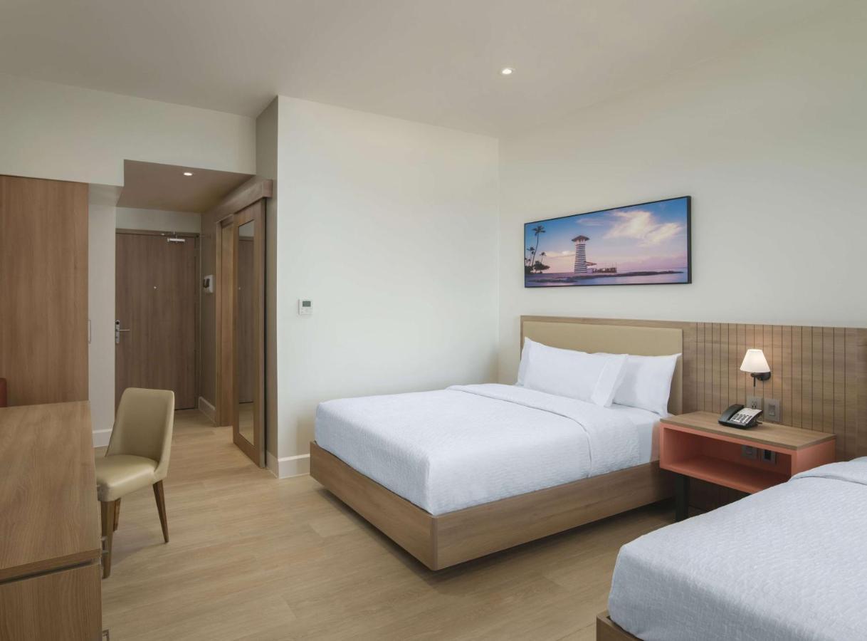 Hilton Garden Inn 라로마나 외부 사진
